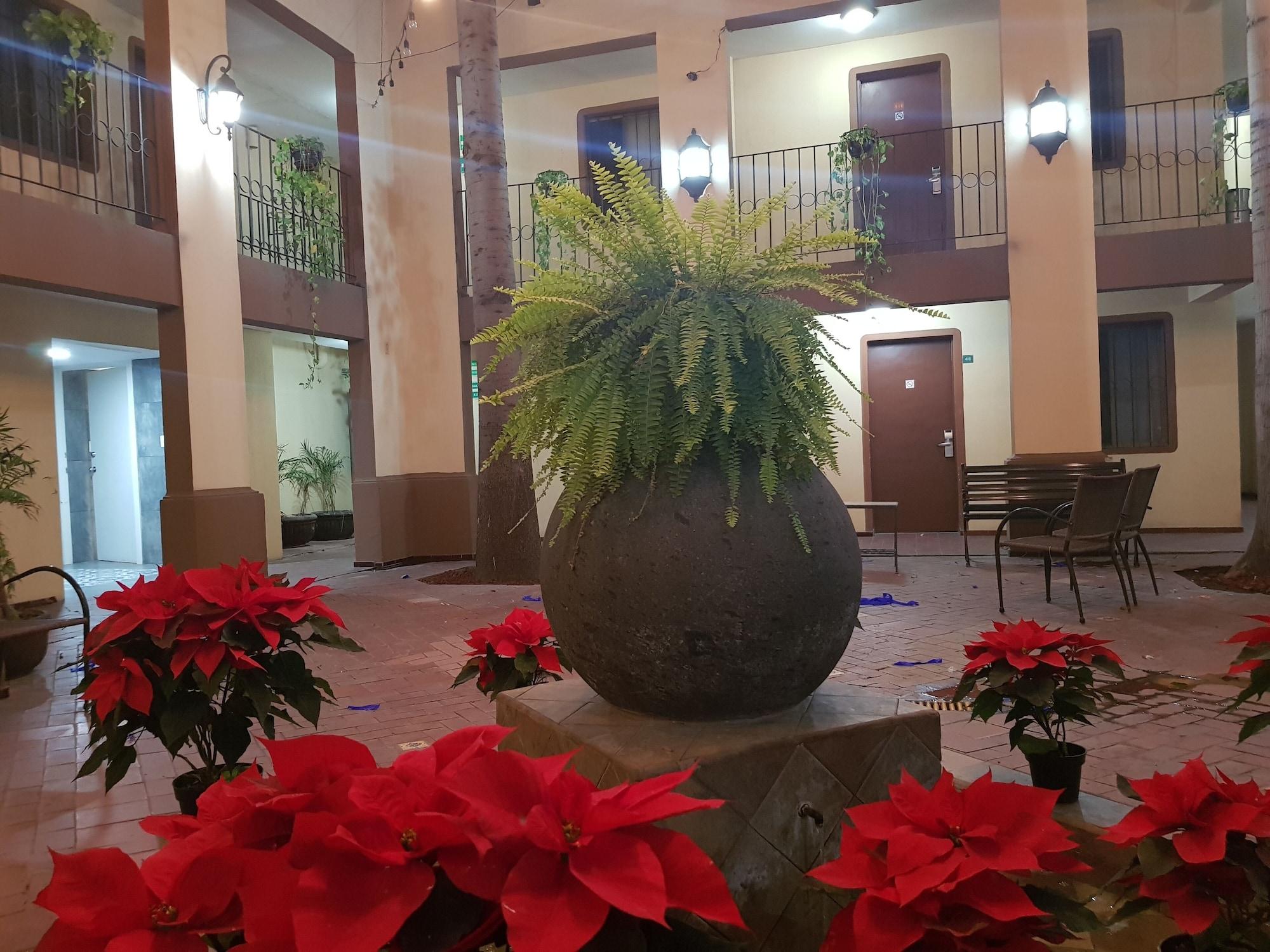 Hotel Suites Kino Hermosillo Buitenkant foto