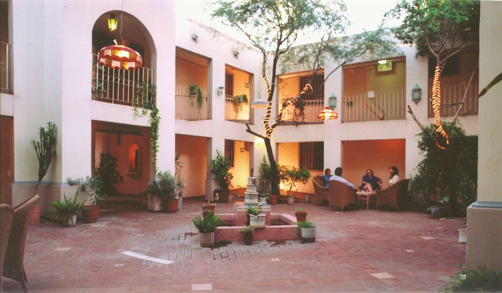Hotel Suites Kino Hermosillo Buitenkant foto